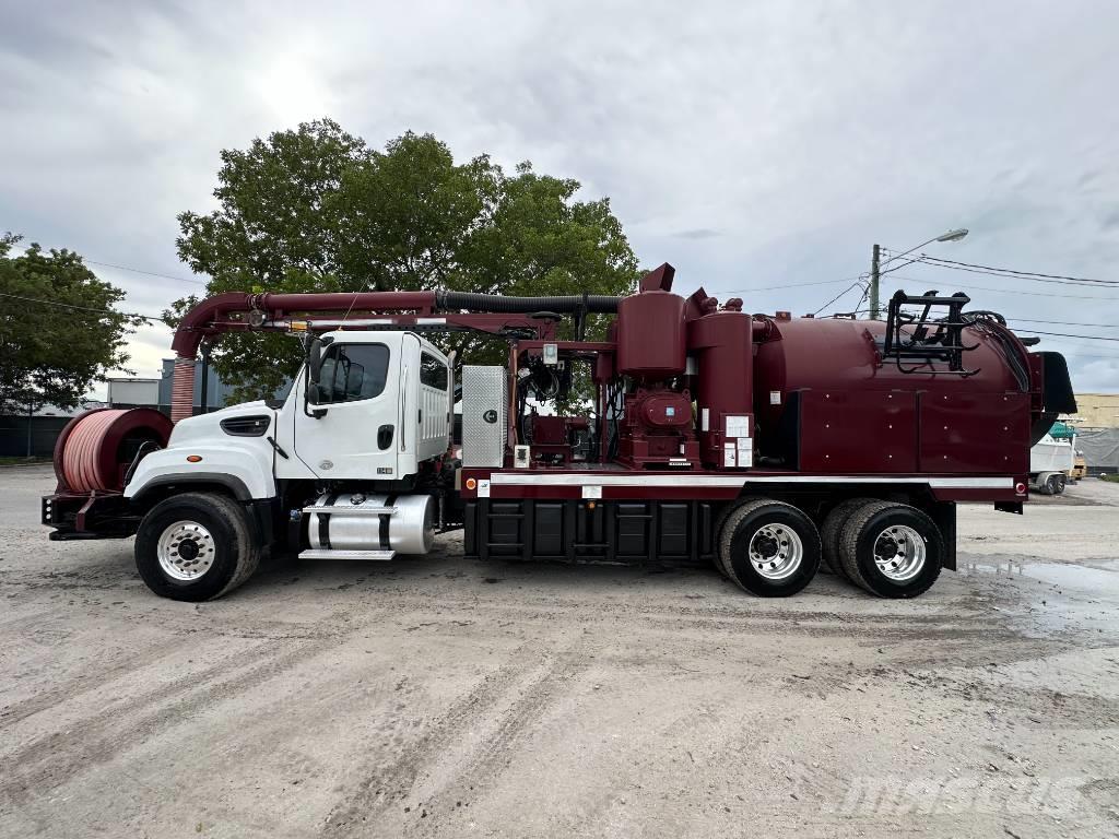 Freightliner 114 SD Camiones aspiradores/combi