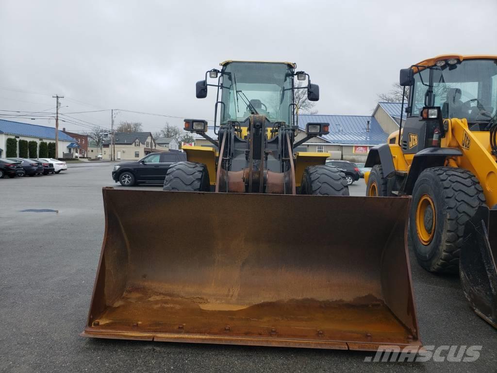 Komatsu WA 200 Cargadoras sobre ruedas