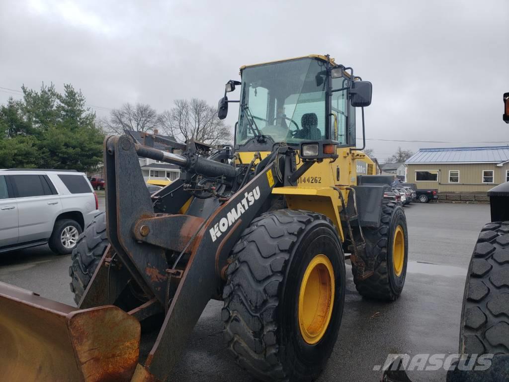 Komatsu WA 200 Cargadoras sobre ruedas