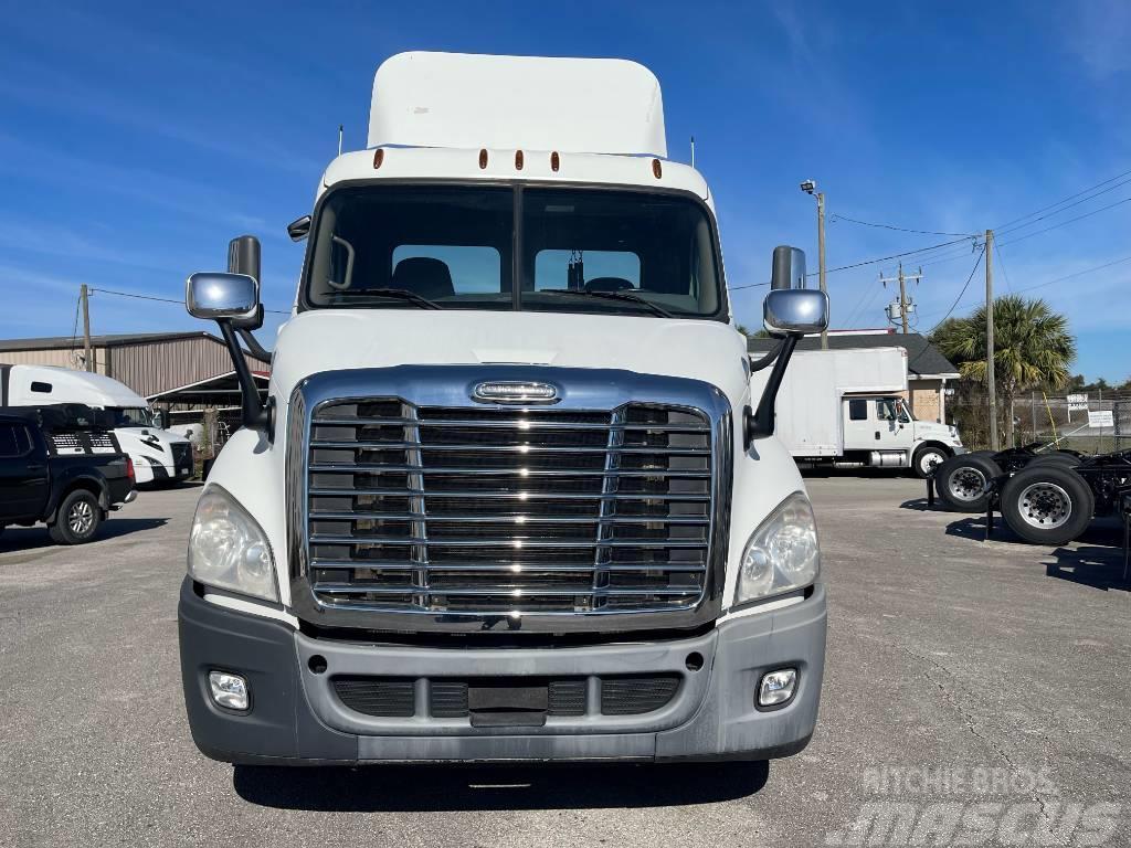 Freightliner Cascadia 113 Camiones tractor