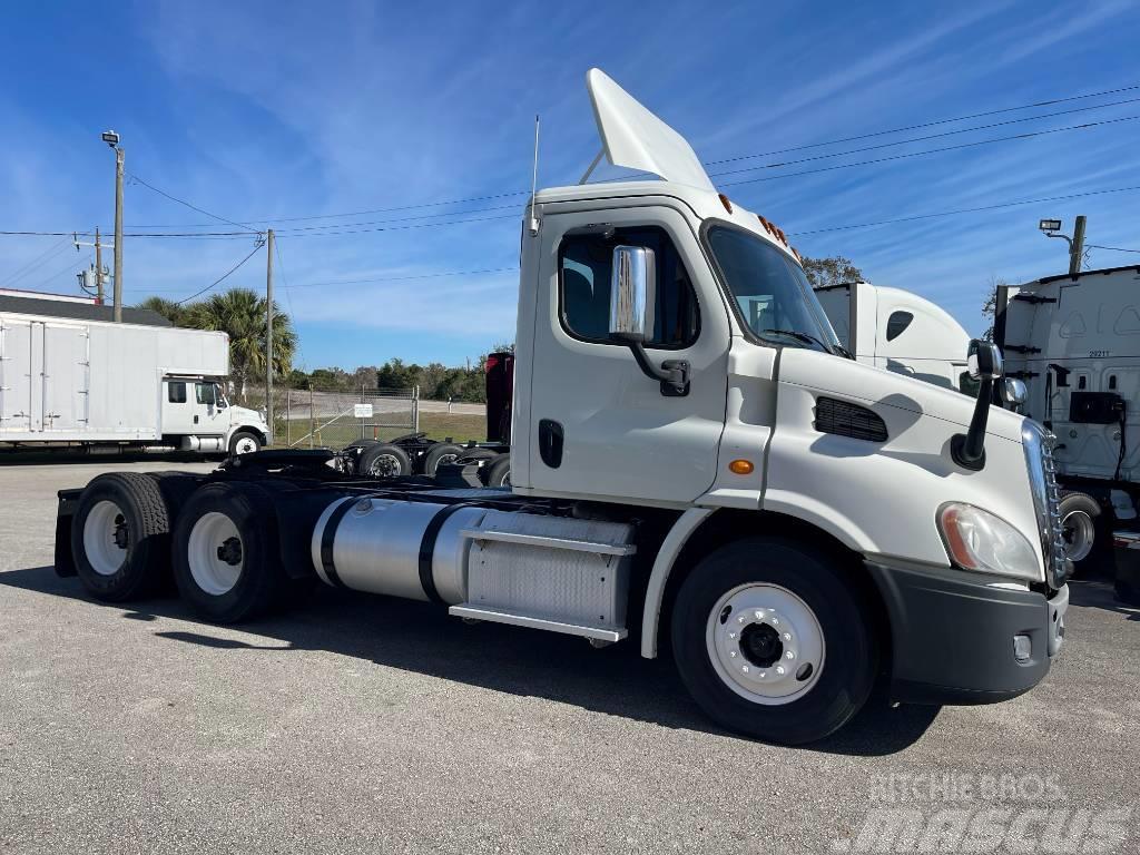 Freightliner Cascadia 113 Camiones tractor