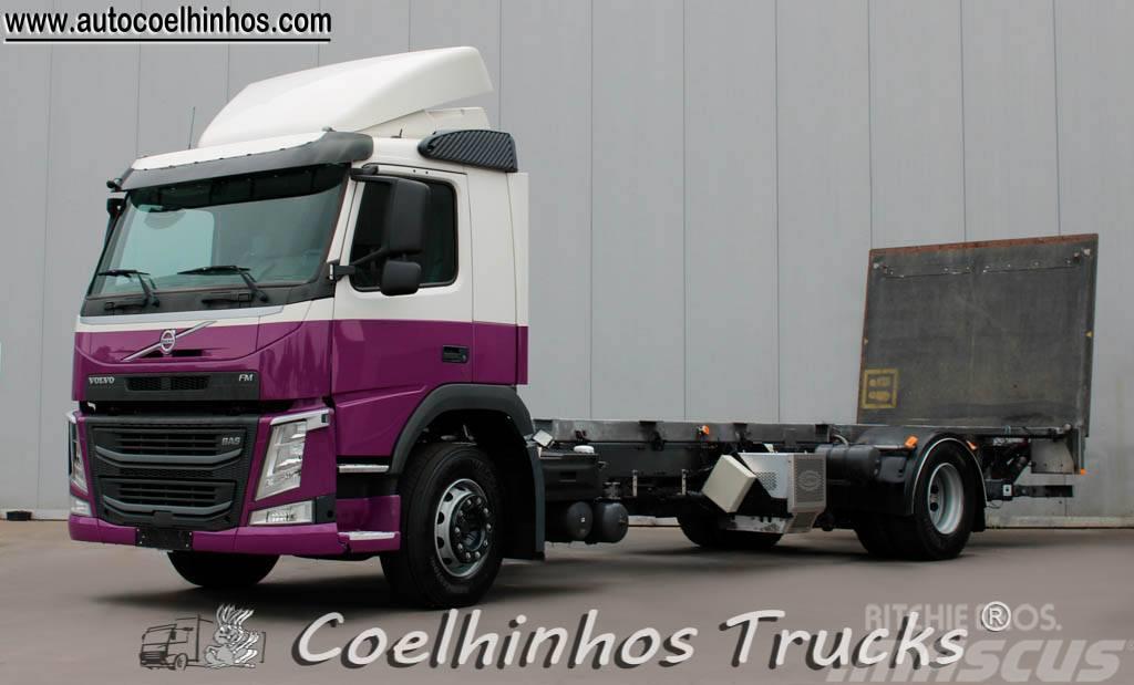 Volvo FM 330 Camiones con chasís y cabina