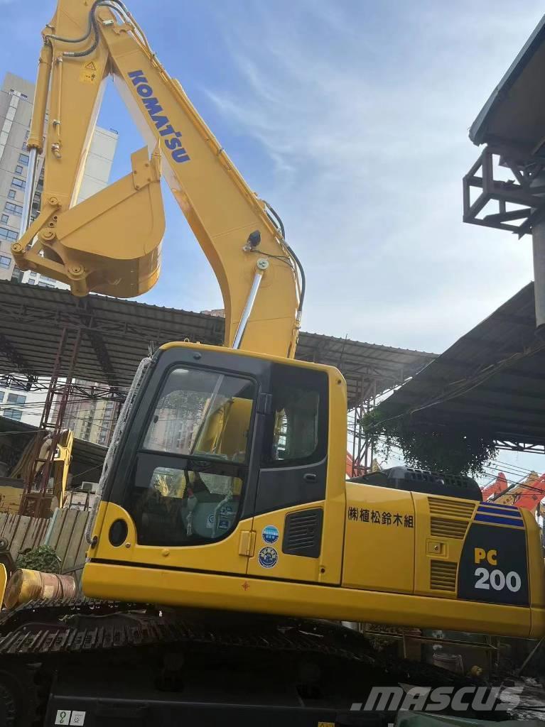 Komatsu PC 200 Excavadoras 7t - 12t