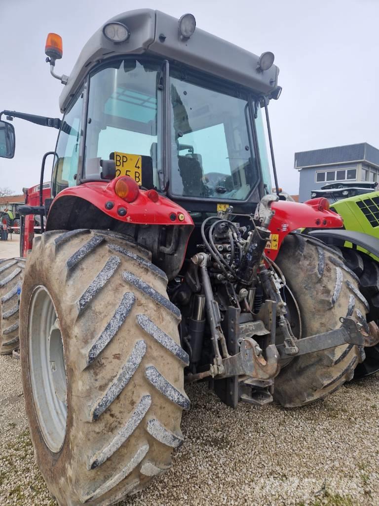 Massey Ferguson 5613 Tractores