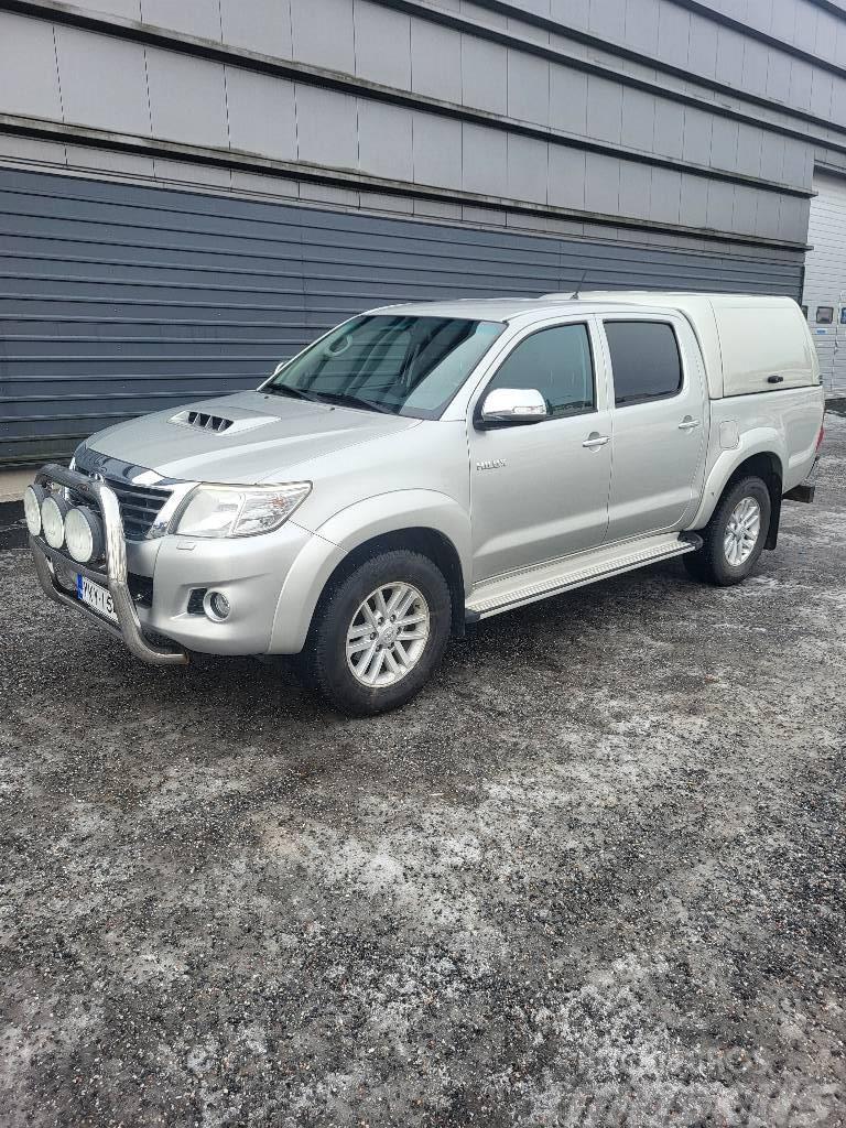 Toyota Hilux Furgonetas cerradas