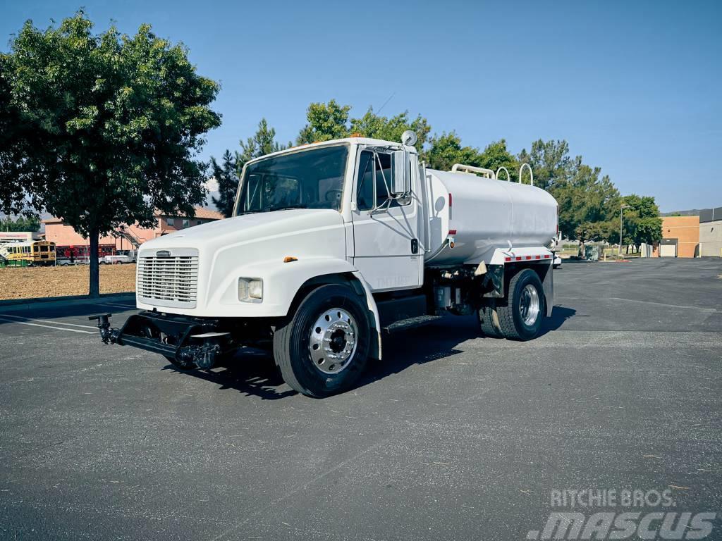 Freightliner FL 60 Camiones cisterna