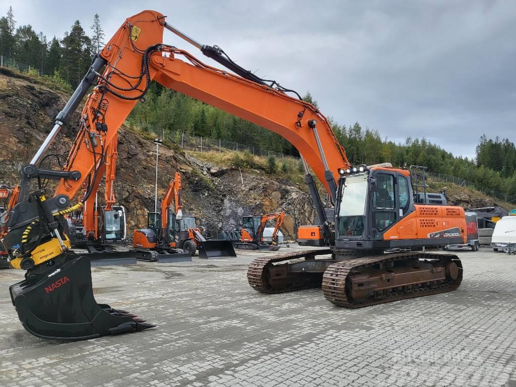 Doosan DX300LC Excavadoras sobre orugas