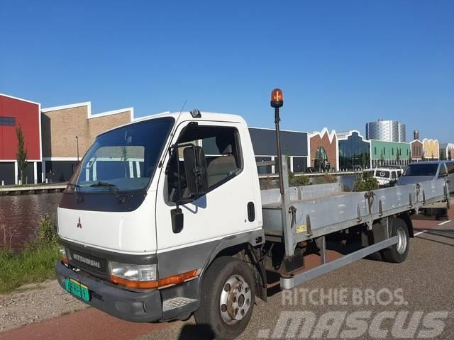 Mitsubishi Canter Camiones de cama baja