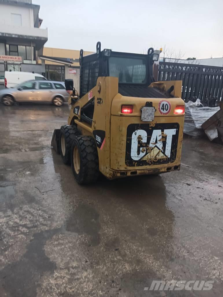 CAT 226 B Miniexcavadoras