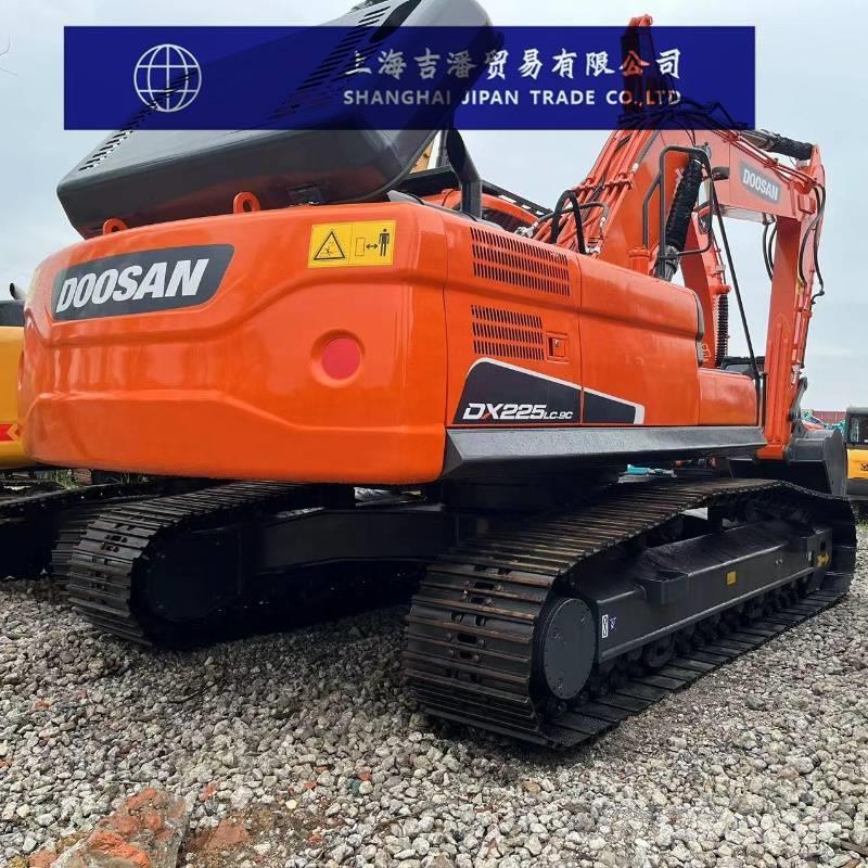 Doosan DX 225 Excavadoras sobre orugas