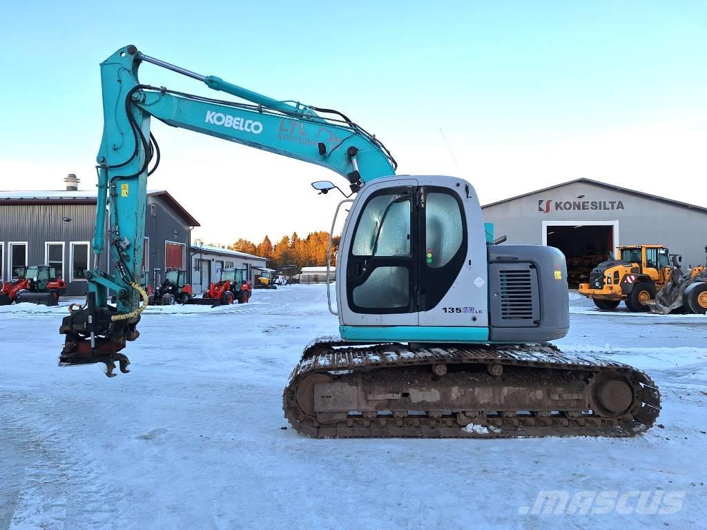 Kobelco SK135SRLC PYÖRITTÄJÄLLÄ Excavadoras sobre orugas