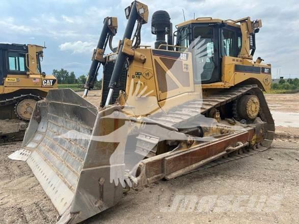 CAT D8T Buldozer sobre oruga