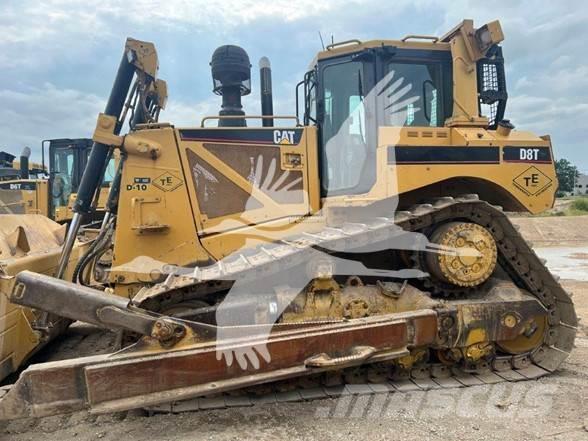 CAT D8T Buldozer sobre oruga