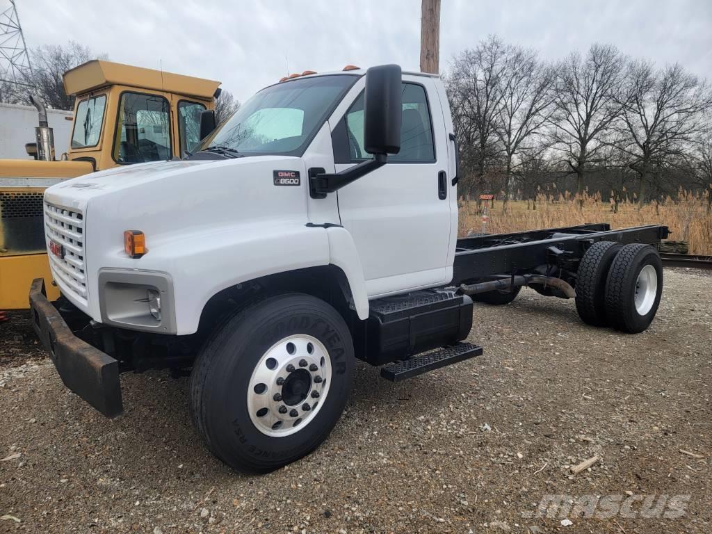 GMC C8500 Camiones con chasís y cabina