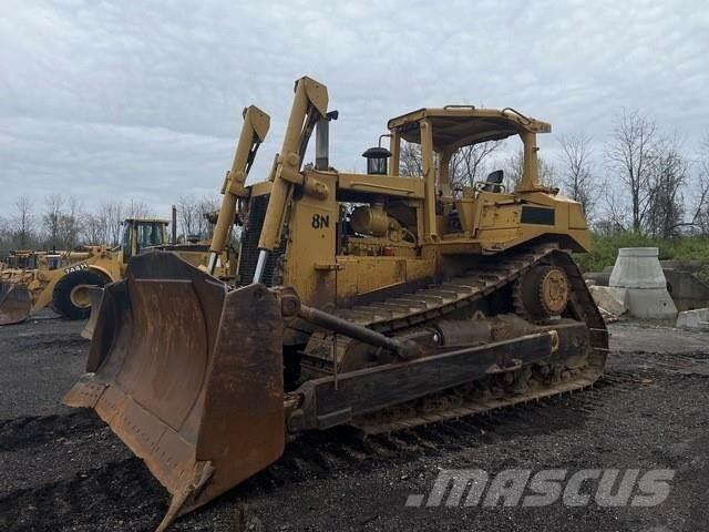 CAT D8N Buldozer sobre oruga