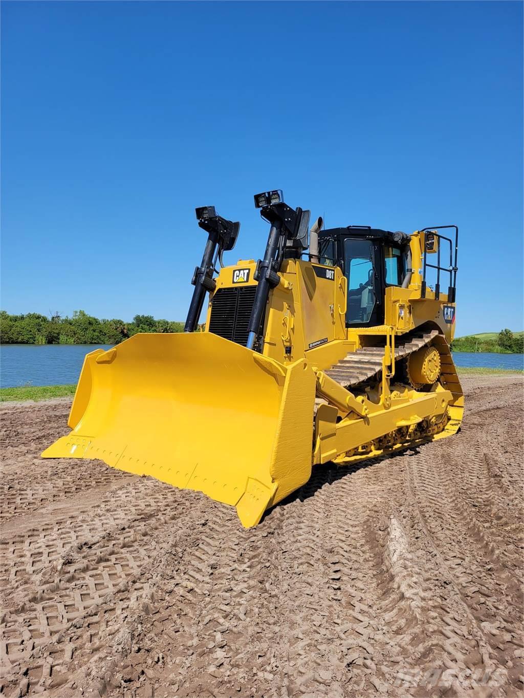 CAT D8T Buldozer sobre oruga