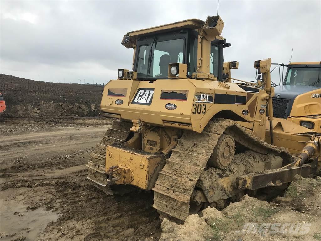 CAT D8T Buldozer sobre oruga