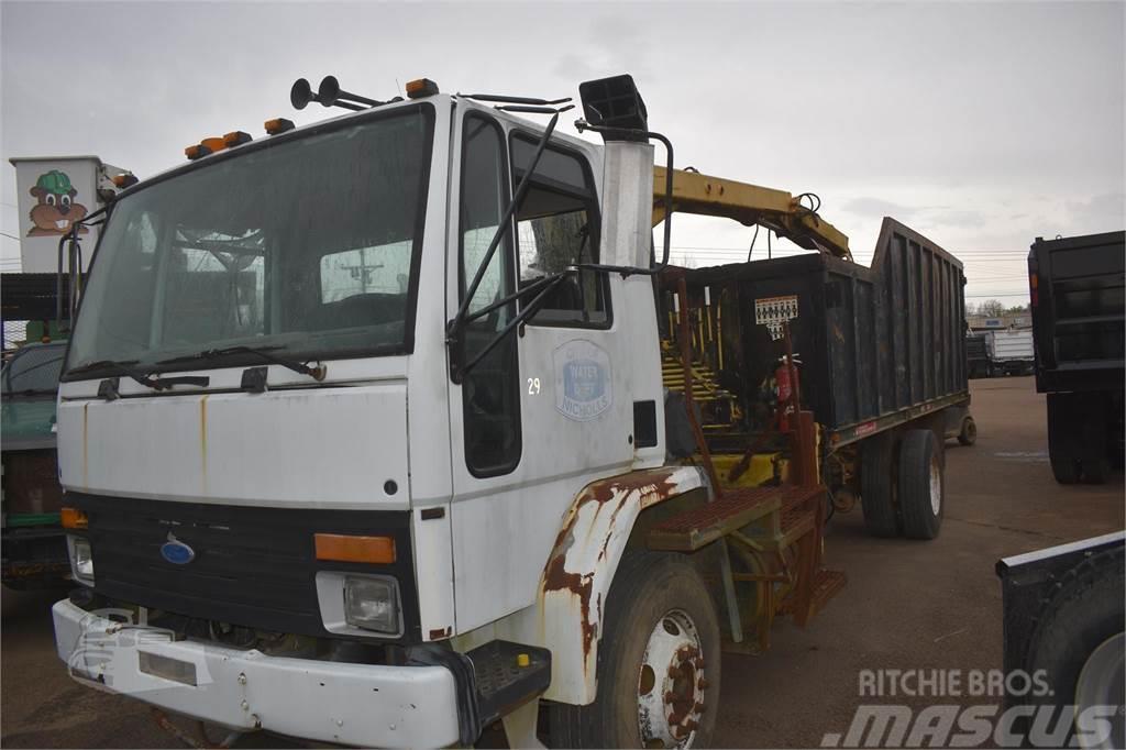 Ford CF8000 Camiones grúa