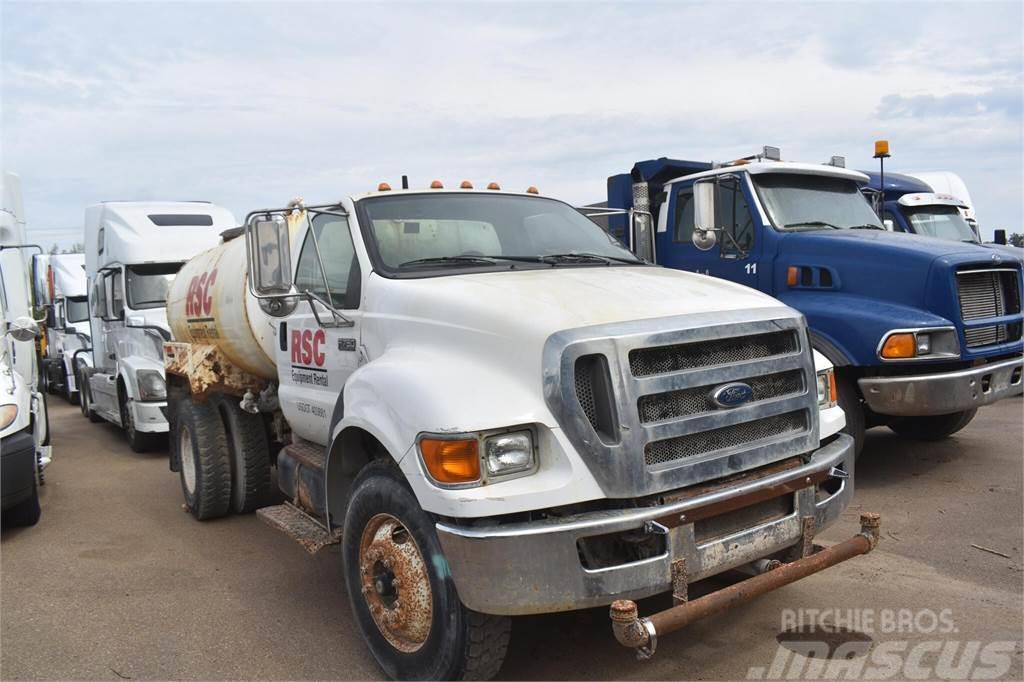 Ford F750 Camiones cisternas