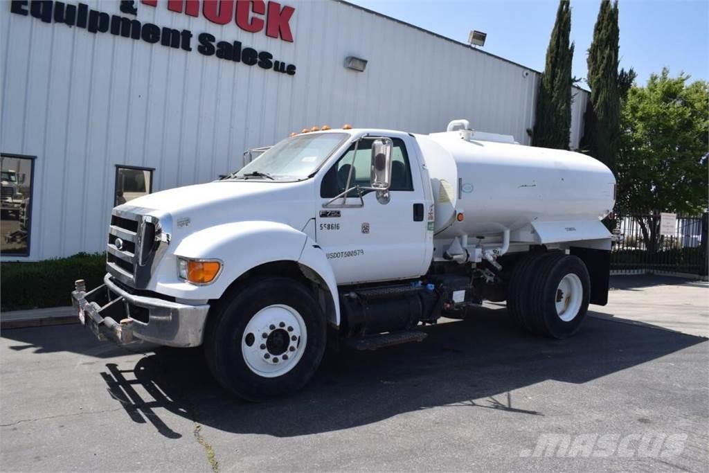 Ford F750 Camiones cisternas