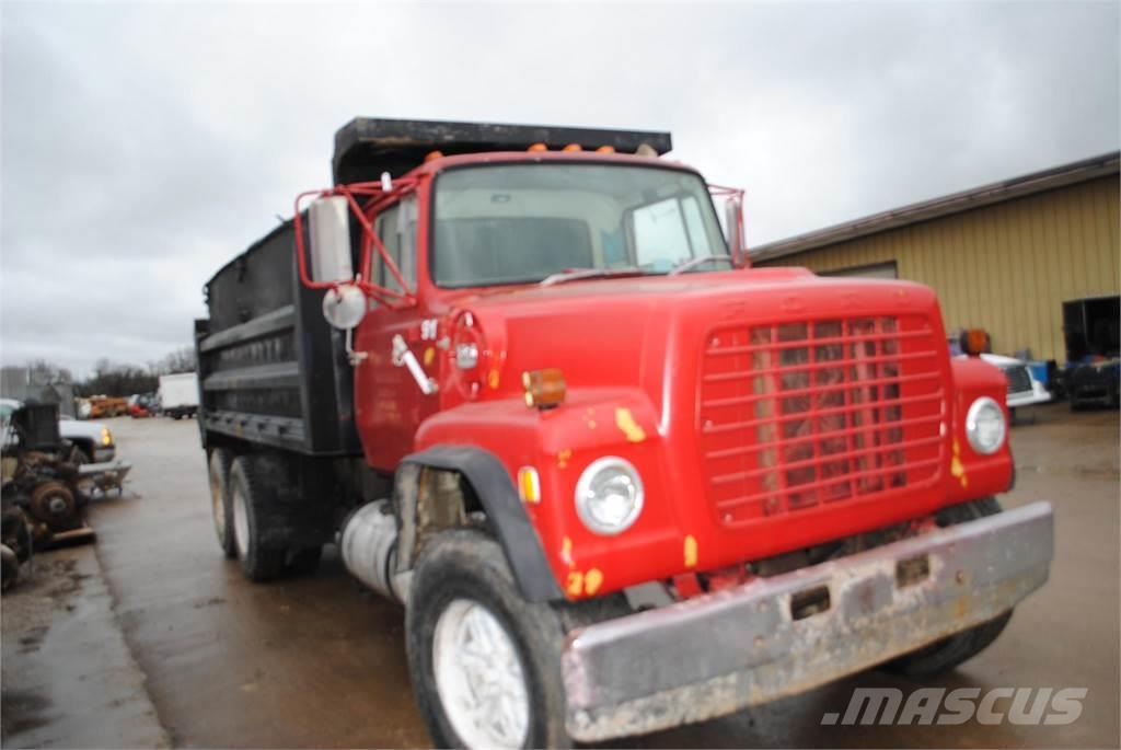 Ford L8000 Bañeras basculantes usadas