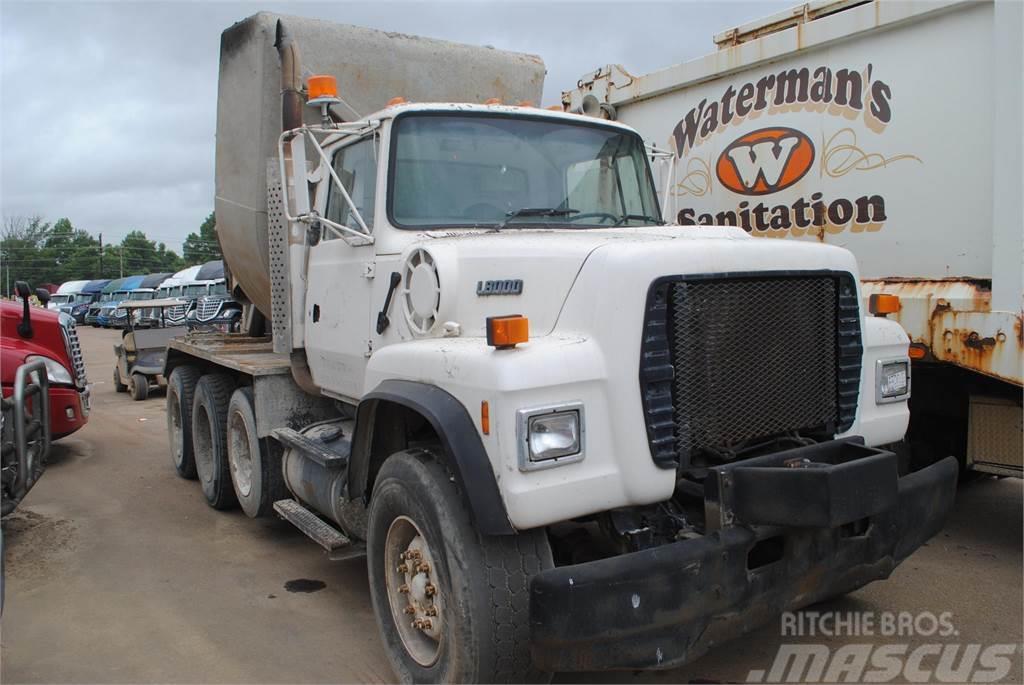 Ford L8000 Camiones de concreto