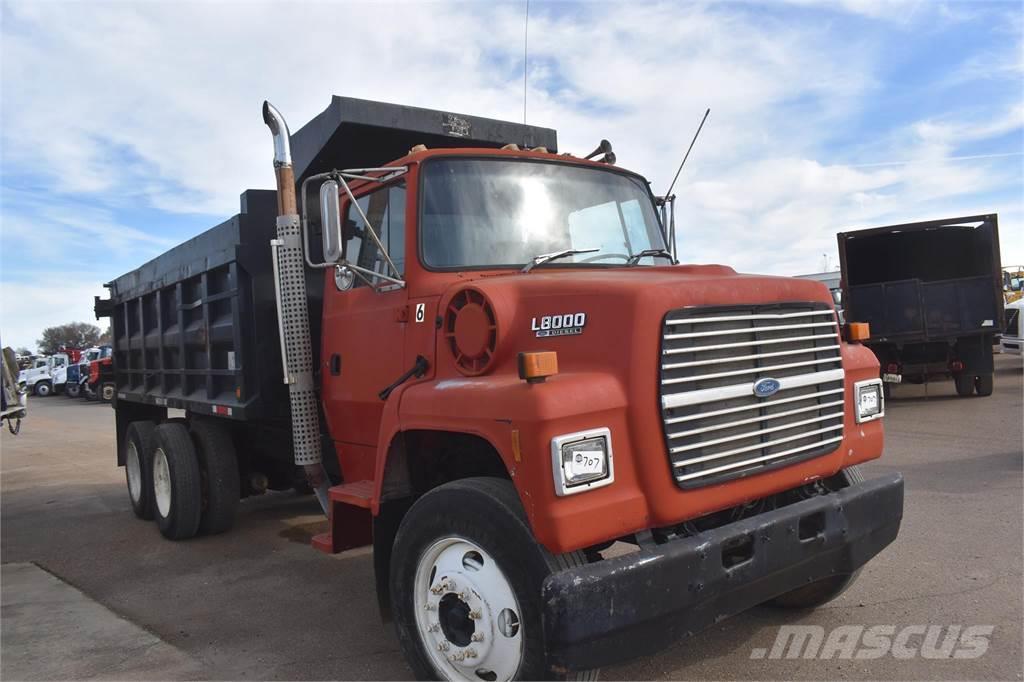 Ford L8000 Bañeras basculantes usadas