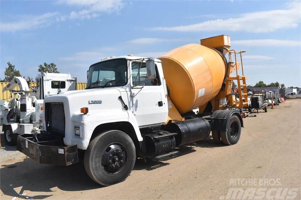 Ford LN7000 Camiones de concreto