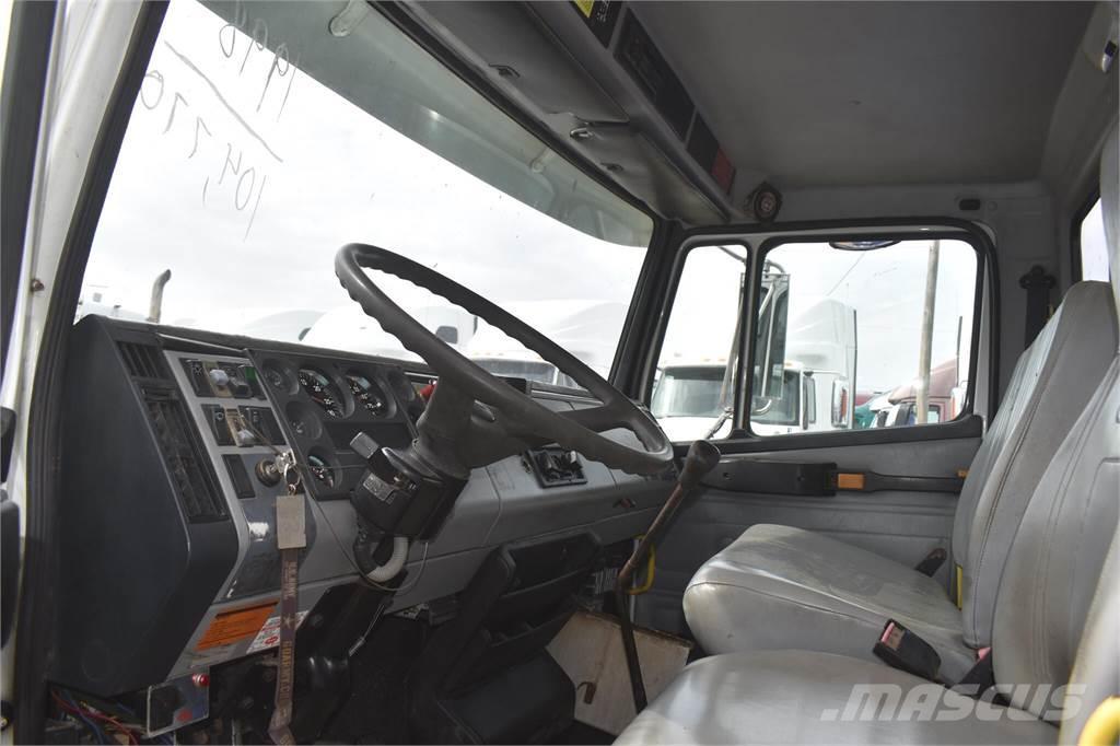 Freightliner FL70 Camiones grúa