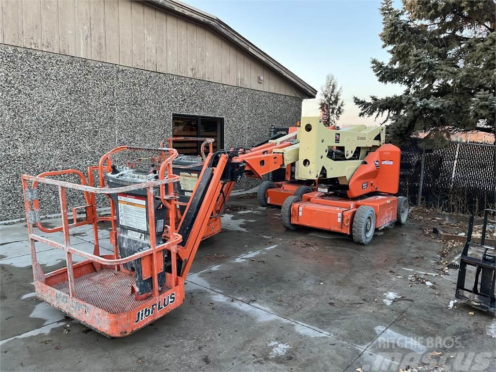 JLG E400AJPN Plataformas con brazo de elevación manual