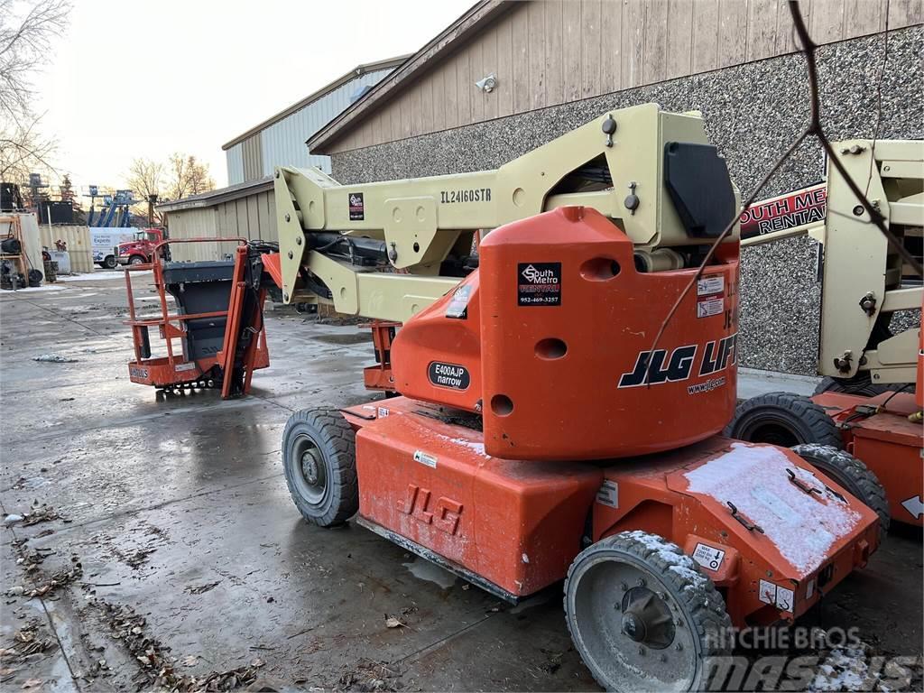 JLG E400AJPN Plataformas con brazo de elevación manual