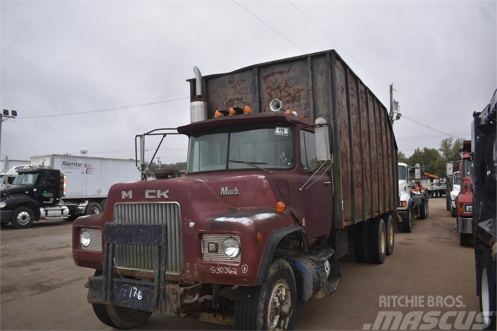 Mack DM685S Camiones grúa