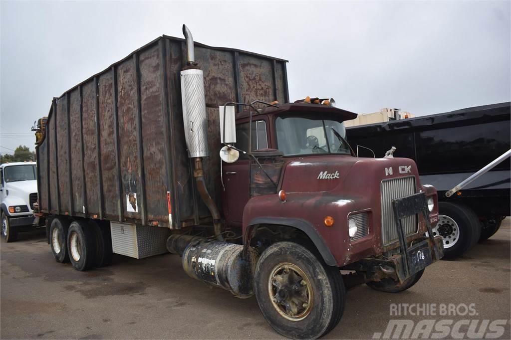 Mack DM685S Camiones grúa