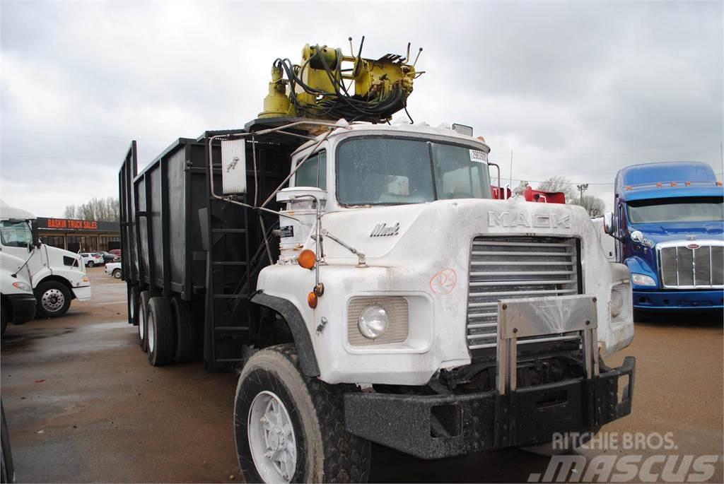 Mack DM690S Camiones grúa