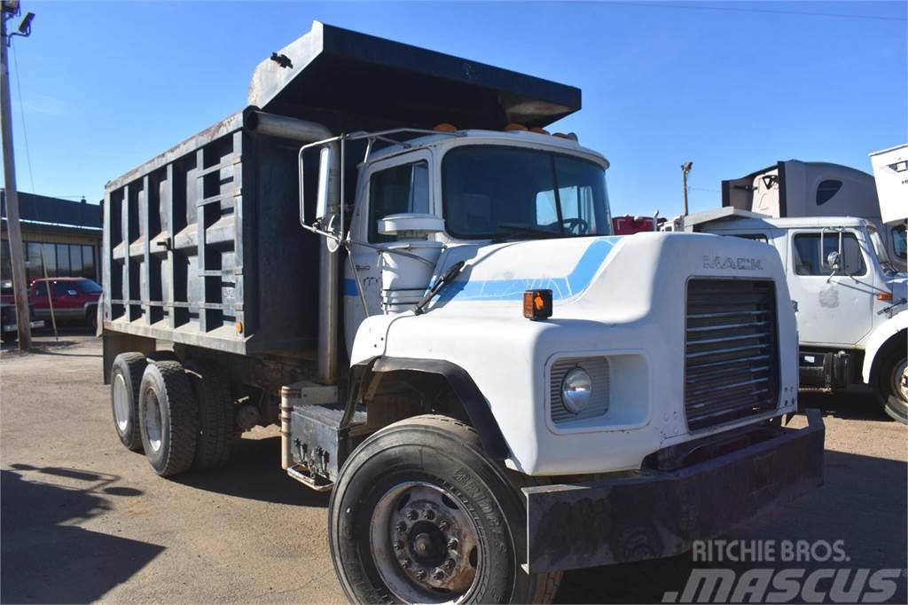 Mack DM690S Bañeras basculantes usadas