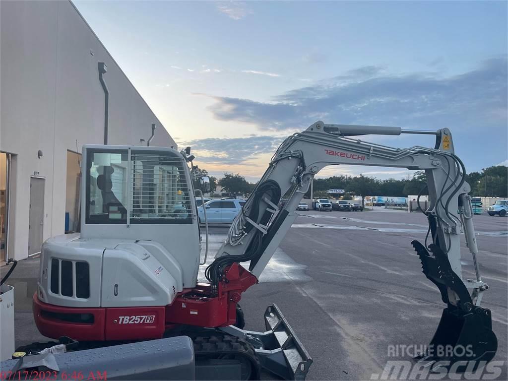 Takeuchi TB257FR Excavadoras sobre orugas