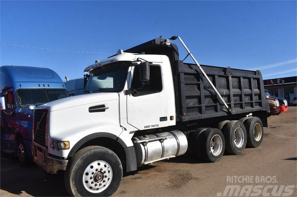 Volvo VHD64F200 Bañeras basculantes usadas