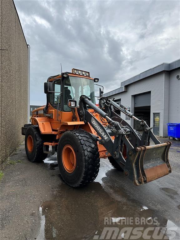 Doosan DL 200 Cargadoras sobre ruedas