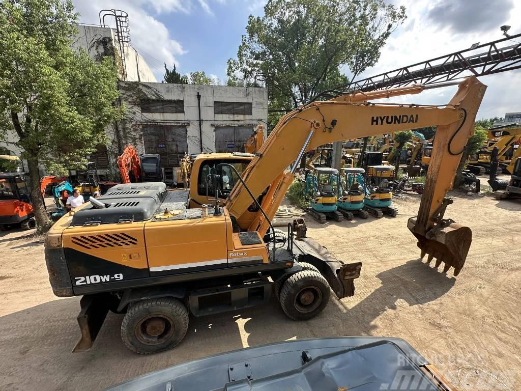 Hyundai R210W-9 Excavadoras de ruedas