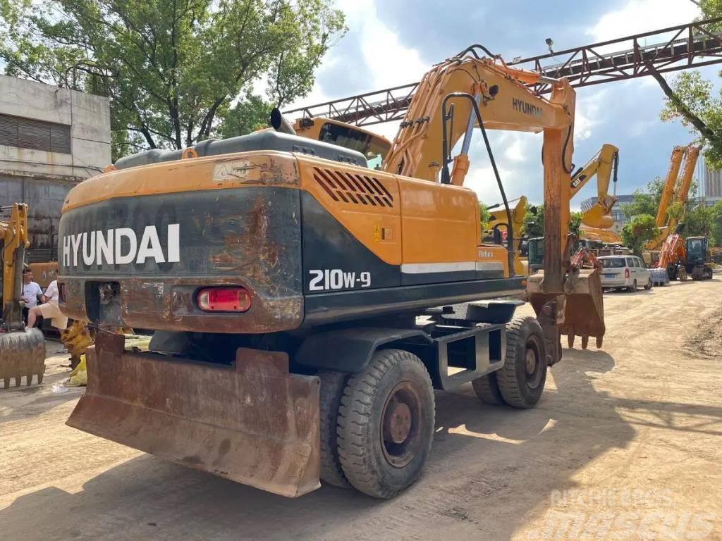 Hyundai R210W-9 Excavadoras de ruedas