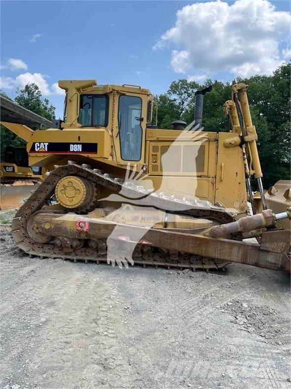 CAT D8N Buldozer sobre oruga