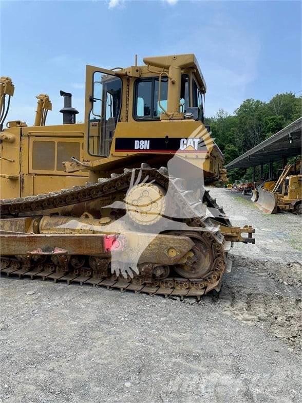 CAT D8N Buldozer sobre oruga