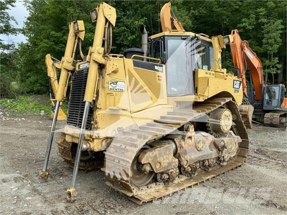 CAT D8T Buldozer sobre oruga