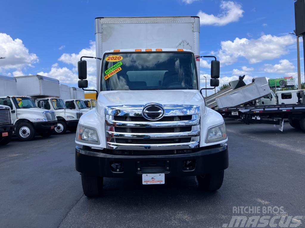 Hino 268 Camiones con caja de remolque