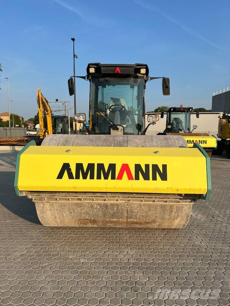 Ammann ARS 130 Rodillos sobre neumáticos