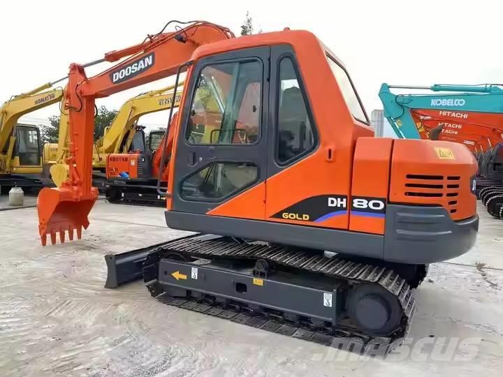 Doosan DH80 Excavadoras sobre orugas