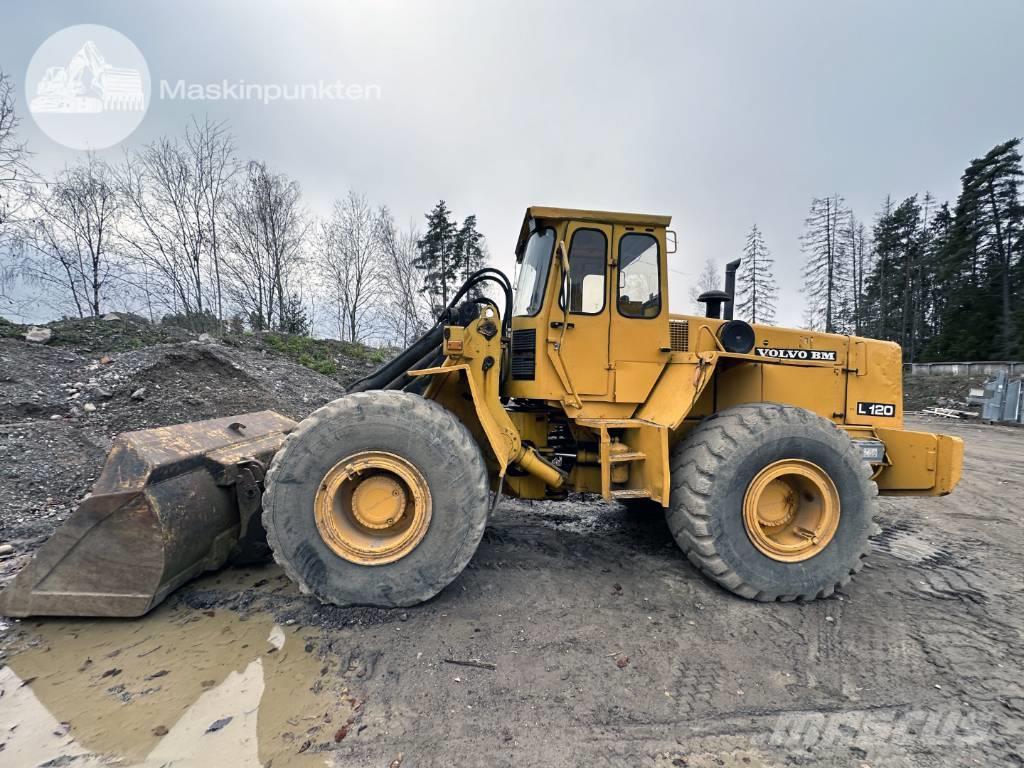 Volvo BM 4500 Cargadoras sobre ruedas