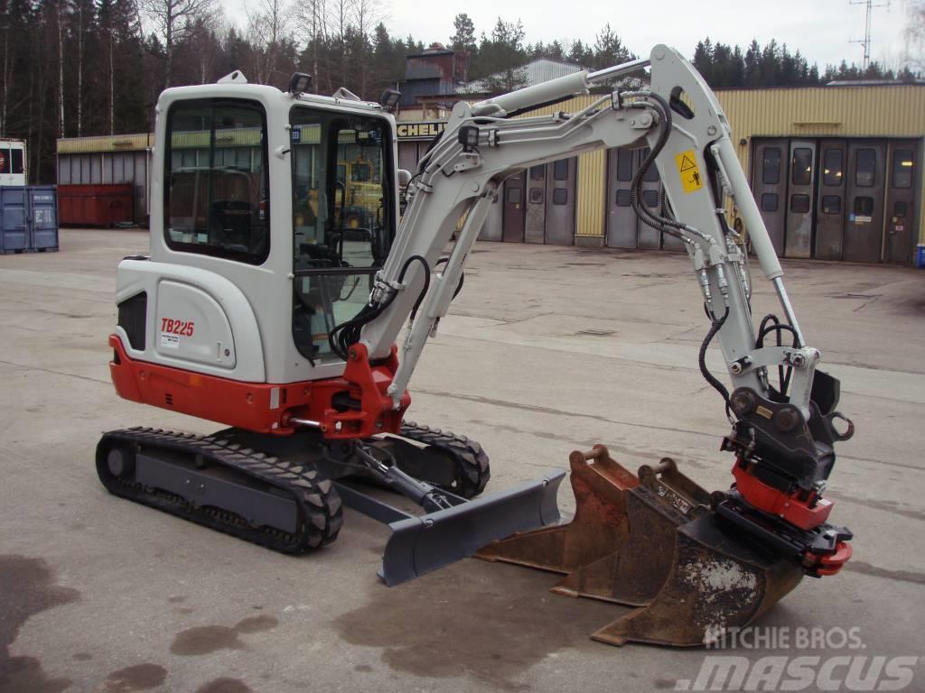 Takeuchi TB225 Miniexcavadoras