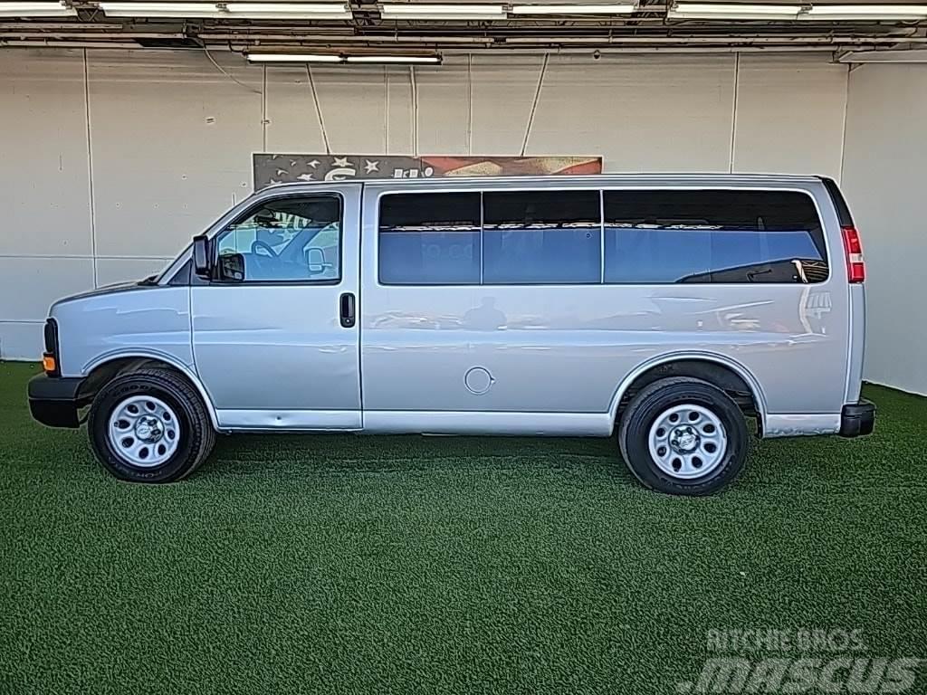 Chevrolet Express 1500 Minibuses