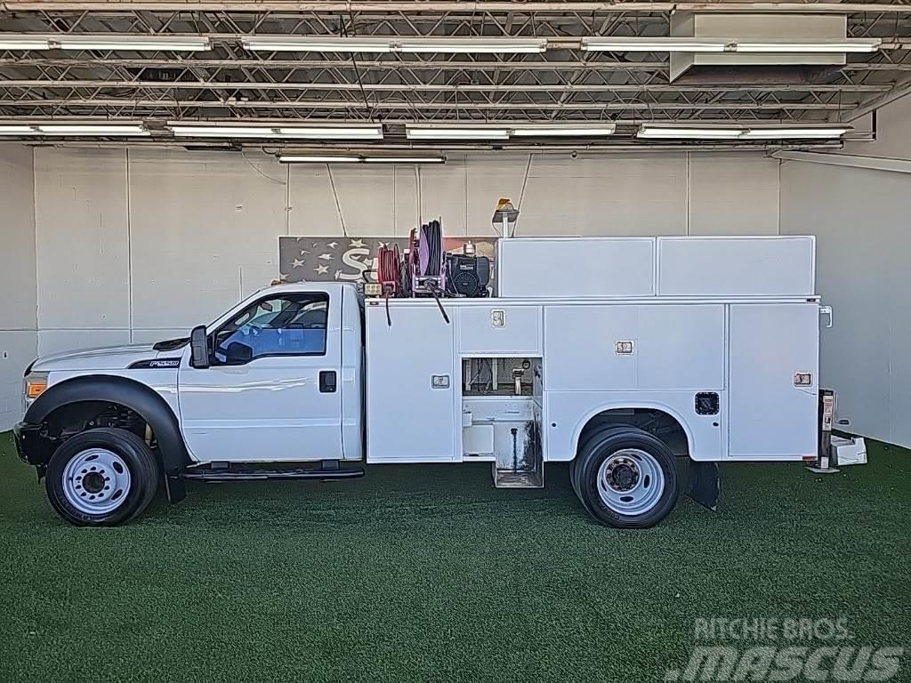 Ford F-550 Chassis Caja abierta/laterales abatibles